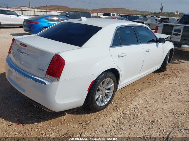 2C3CCAAG2JH342475 Chrysler 300 Touring