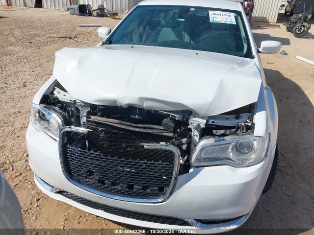 2C3CCAAG2JH342475 Chrysler 300 Touring