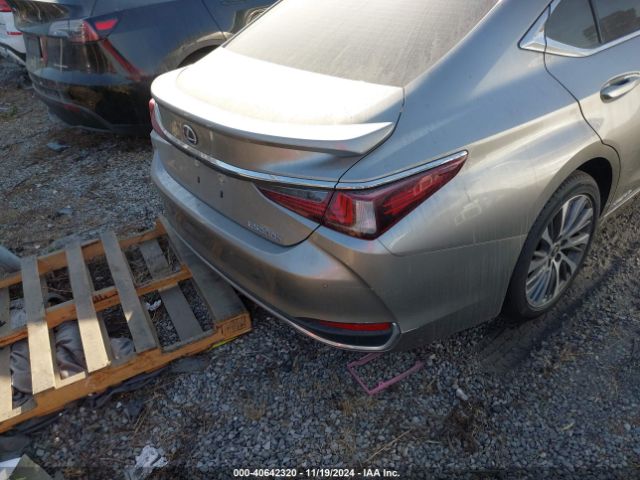 58ADA1C12MU001260 Lexus ES 300H