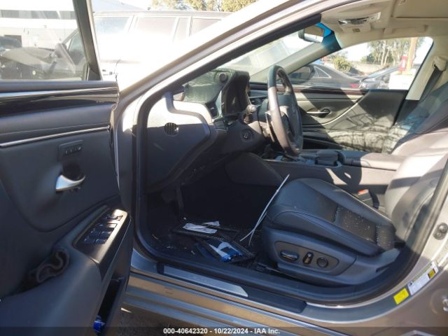 58ADA1C12MU001260 Lexus ES 300H