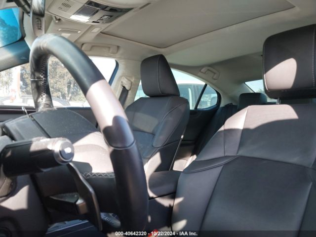58ADA1C12MU001260 Lexus ES 300H