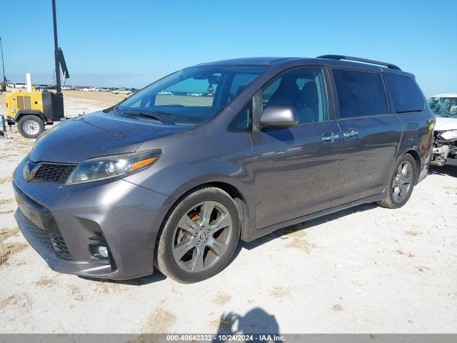 Toyota Sienna Se 8 Passenger 2019 5TDXZ3DC4KS977586 Image 2