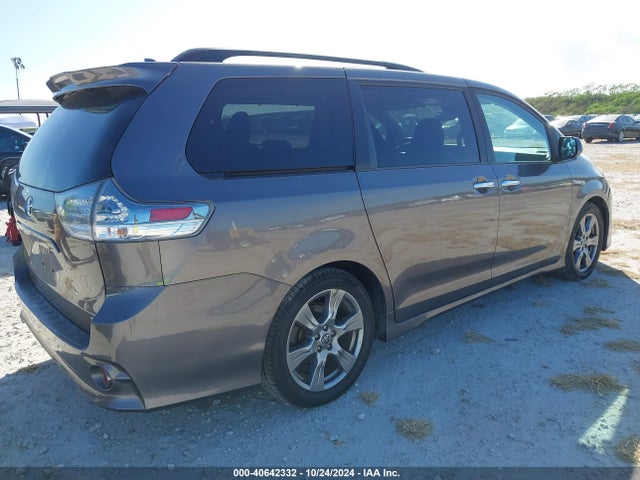 Toyota Sienna Se 8 Passenger 2019 5TDXZ3DC4KS977586 Image 4