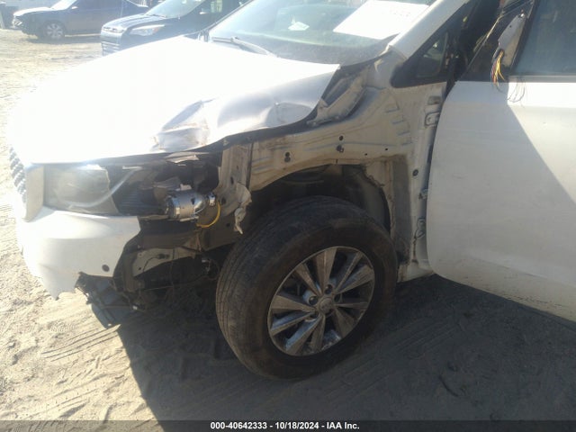 KIA SEDONA LX 2017 KNDMB5C18H6249510 Image 6