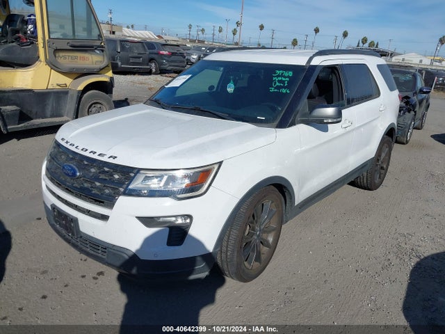 Ford EXPLORER XLT 2018 1FM5K7D8XJGC93936 Image 2