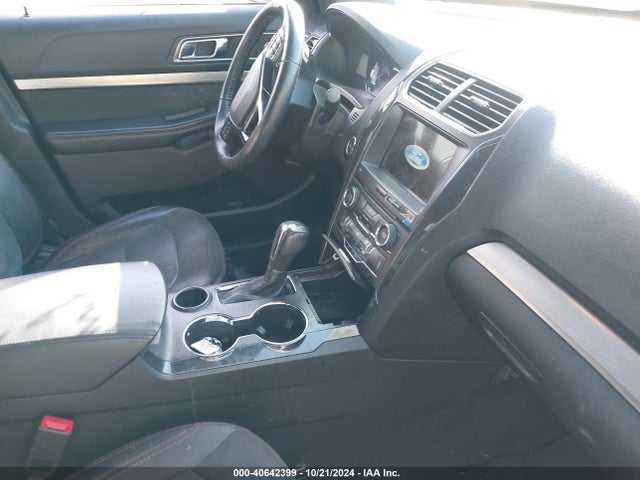 Ford EXPLORER XLT 2018 1FM5K7D8XJGC93936 Image 5