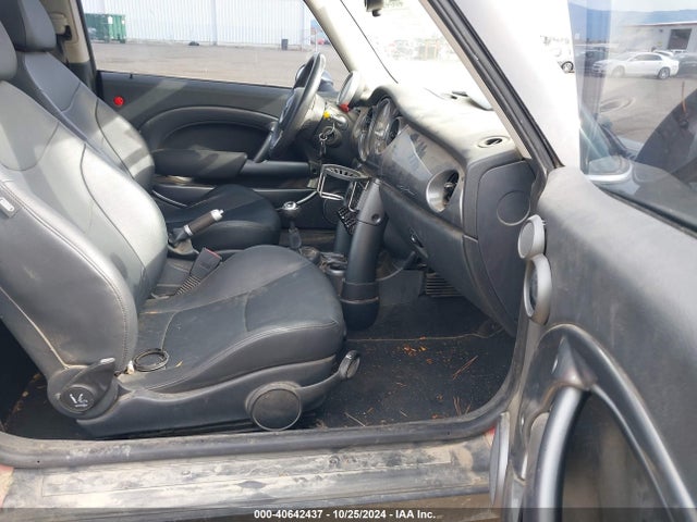 2006 MINI COOPER WMWRC33556TK73012 Photo 4