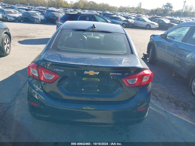 Chevrolet Cruze Lt Auto 2018 1G1BE5SM2J7107317 Image 16
