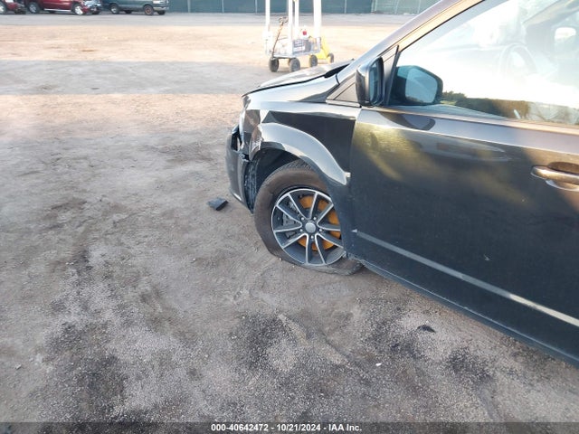 2C4RDGEG1JR343403 Dodge Grand Caravan Gt