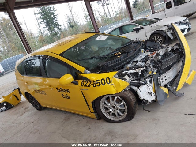 Toyota Prius V Two 2016 JTDZN3EU6GJ041632 Image 13