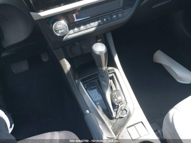 5YFBURHE0FP270216 Toyota Corolla Le Plus