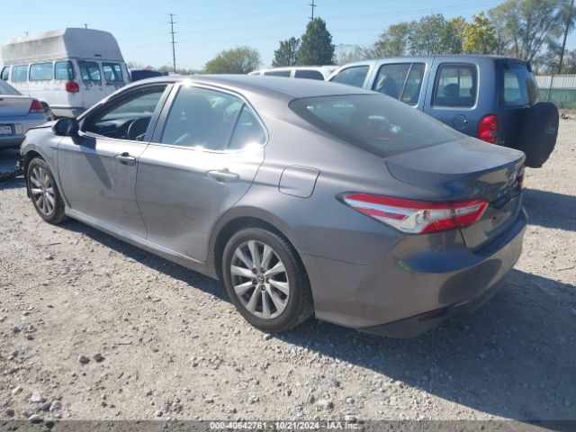 2018 TOYOTA CAMRY 4T1B11HK5JU567635 Photo 2