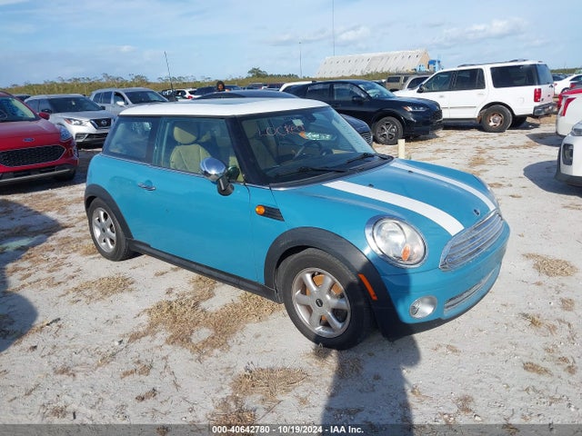 2007 MINI COOPER HARDTOP WMWMF33587TT57036