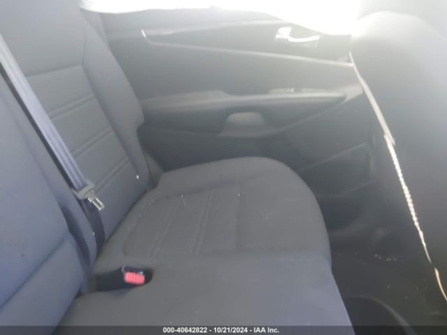 5XYPGDA54JG370651 KIA Sorento 3.3l Lx
