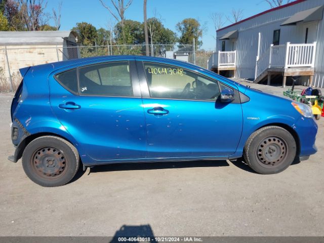 JTDKDTB3XE1562706 Toyota Prius C One