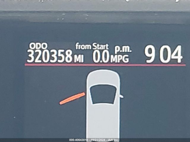 JTDKDTB3XE1562706 Toyota Prius C One