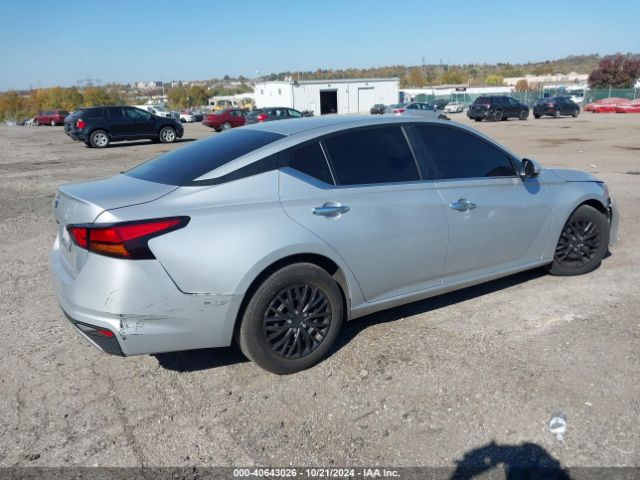 1N4BL4BV7NN303339 Nissan Altima S Fwd