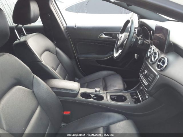 WDCTG4EB2KJ579204 Mercedes-Benz GLA 250