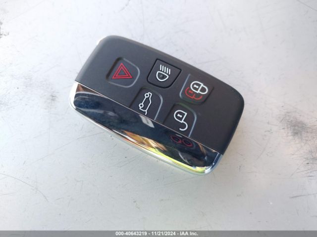 2018 JAGUAR F-PACE SADCM2FV2JA271738 Photo 10