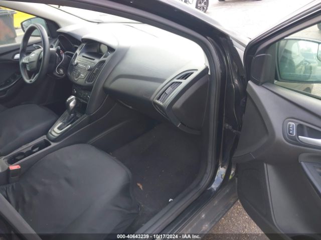 1FADP3K28FL307328 Ford FOCUS SE