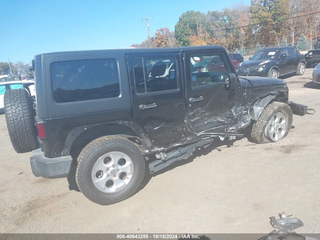 1C4BJWEG5FL704345 Jeep Wrangler Unlimited Sahara