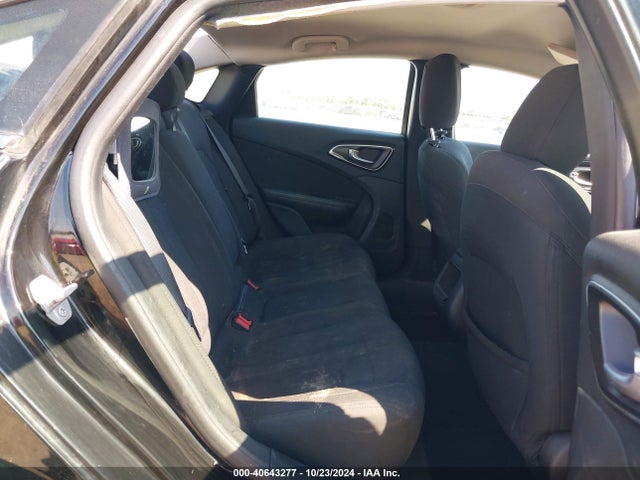 1C3CCCAB3GN172532 Chrysler 200 Limited