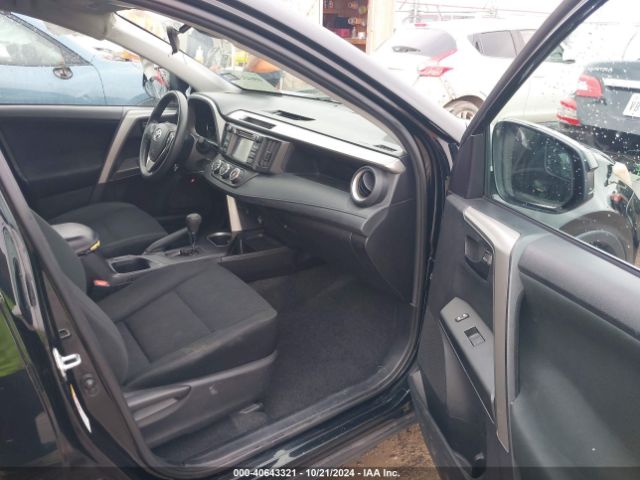 2T3ZFREV9JW456087 Toyota RAV4 LE