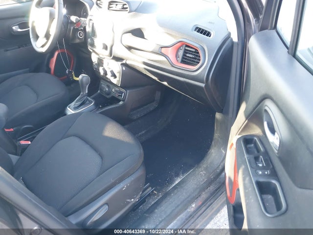 ZACNJBAB5LPL06573 Jeep Renegade Upland 4x4