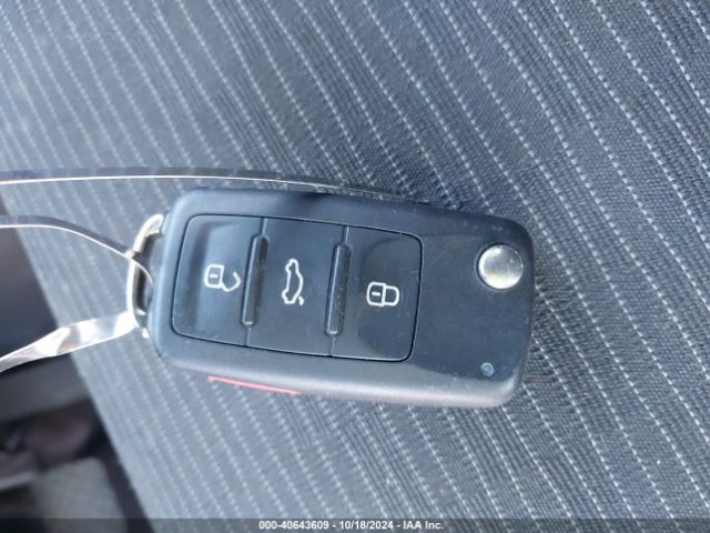 WVGBV7AXXFW589185 Volkswagen TIGUAN S