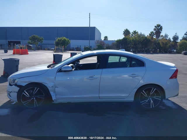 Volvo S60 T6 R-design Platinum 2017 YV149MTS6H2435367 Image 14