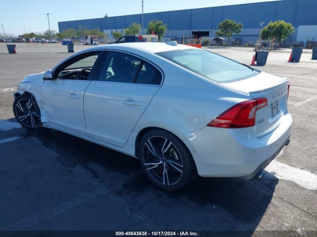 2017 VOLVO S60 YV149MTS6H2435367 Photo 2
