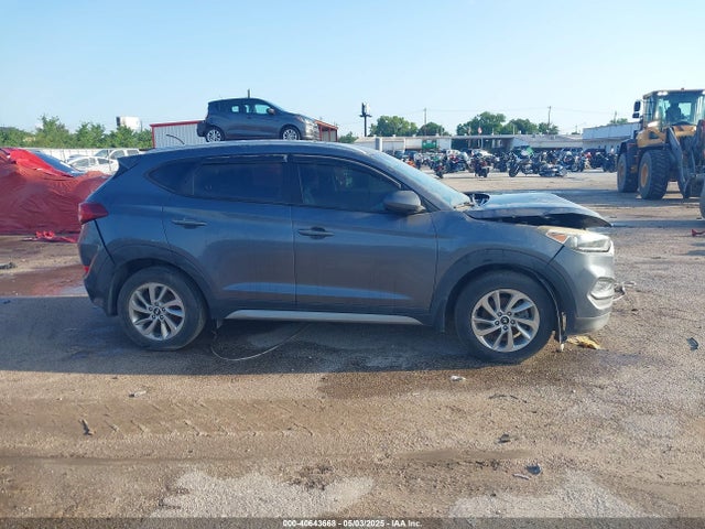 KM8J3CA47HU289179 Hyundai TUCSON SE