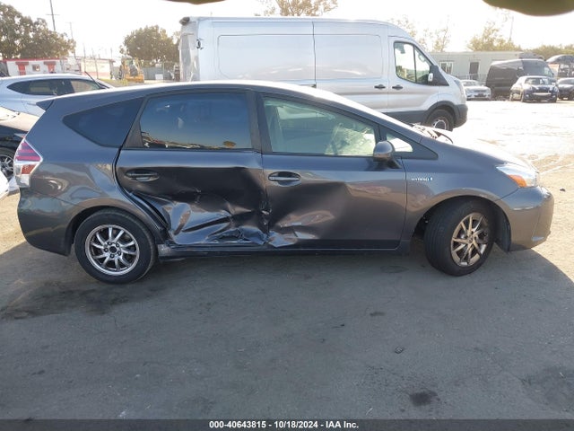 Toyota Prius V Two 2015 JTDZN3EU7FJ034803 Image 13
