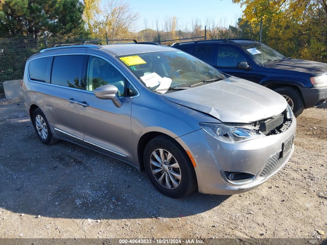 Chrysler Pacifica Touring L 2018 2C4RC1BG9JR227645 Image 1