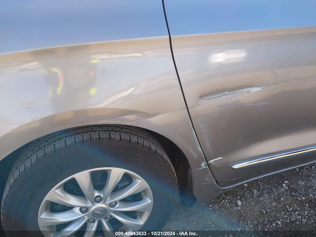Chrysler Pacifica Touring L 2018 2C4RC1BG9JR227645 Image 17