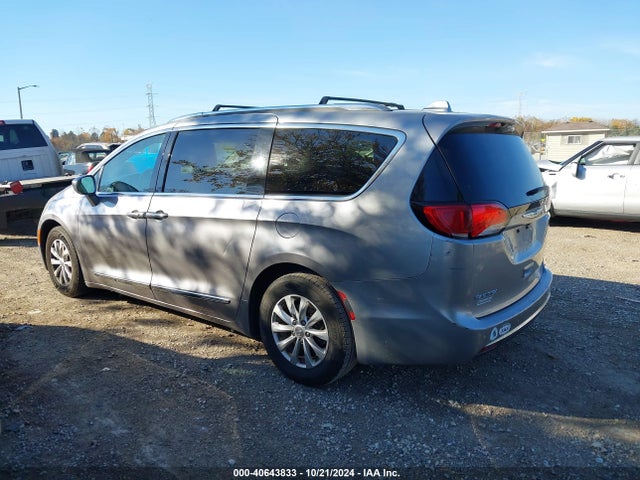 Chrysler Pacifica Touring L 2018 2C4RC1BG9JR227645 Image 3