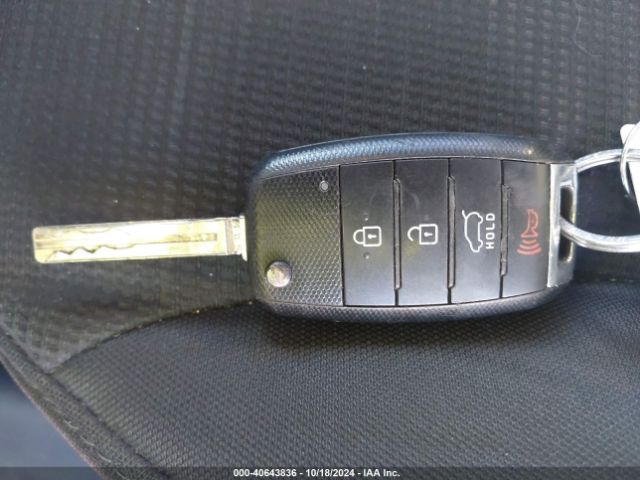 5XYKT4A69FG617832 KIA SORENTO LX