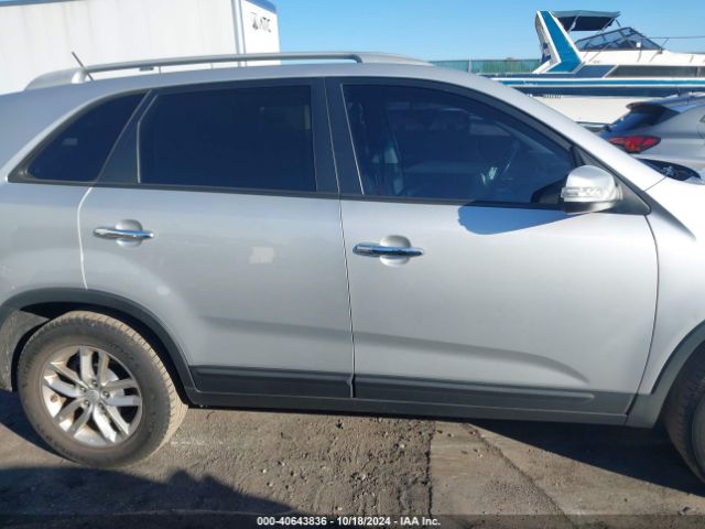 5XYKT4A69FG617832 KIA SORENTO LX