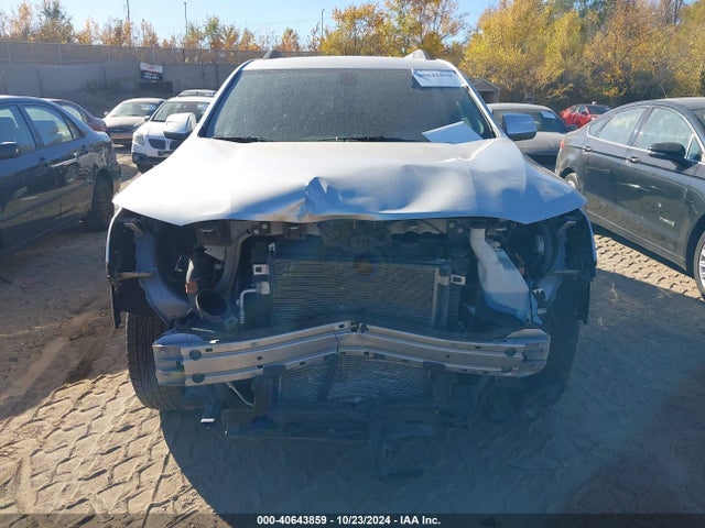 1GKKNSLA9KZ261642 GMC Acadia Sle-2