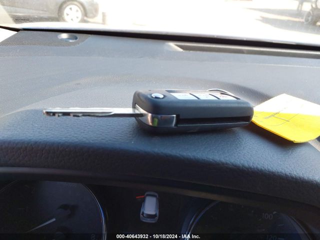 JN8AT2MT8LW037864 Nissan Rogue S Fwd