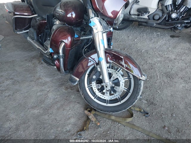 2019 HARLEY-DAVIDSON FLHTCU 1HD1FCC1XKB656415 Photo 4