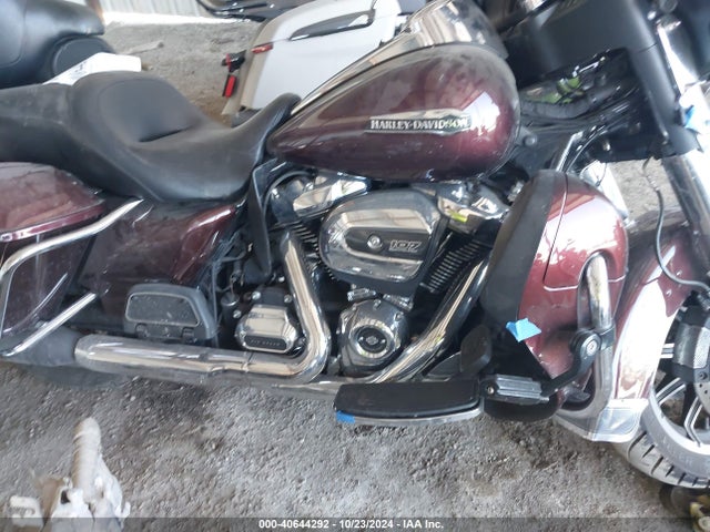 2019 HARLEY-DAVIDSON FLHTCU 1HD1FCC1XKB656415 Photo 7