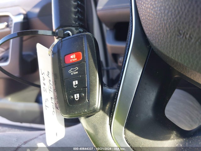 Toyota Rav4 Xle Premium 2019 JTMA1RFV7KD041505 Image 11