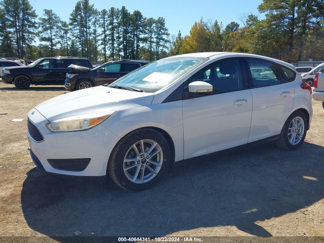 Ford FOCUS SE 2016 1FADP3K22GL308086 Image 2