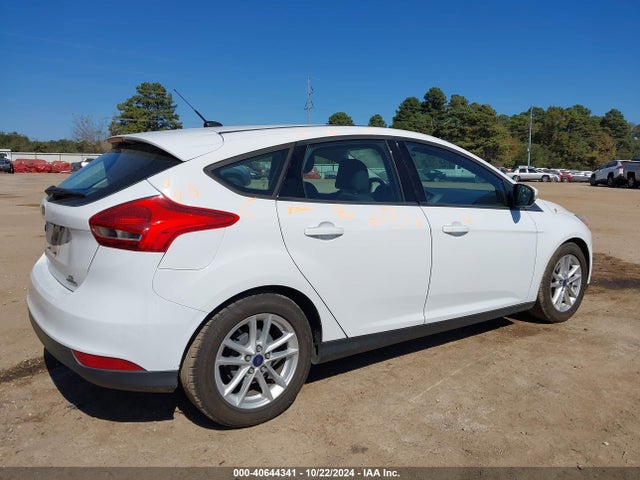 Ford FOCUS SE 2016 1FADP3K22GL308086 Image 4