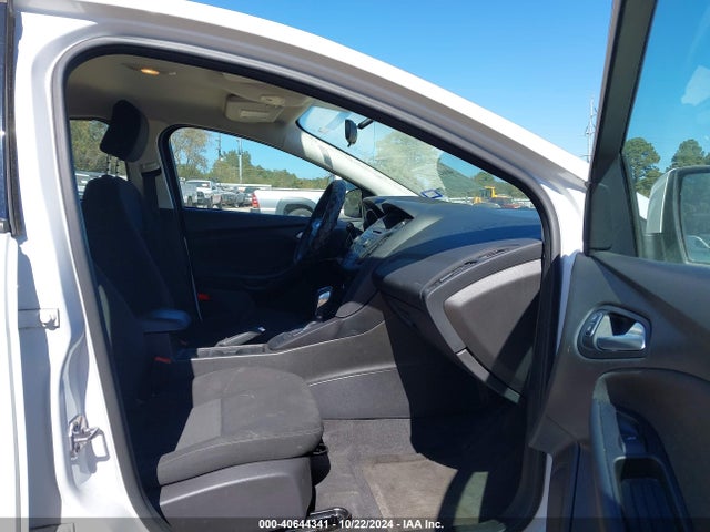 Ford FOCUS SE 2016 1FADP3K22GL308086 Image 5
