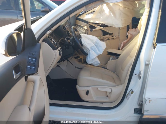 WVGBV3AX0EW568367 Volkswagen TIGUAN SE
