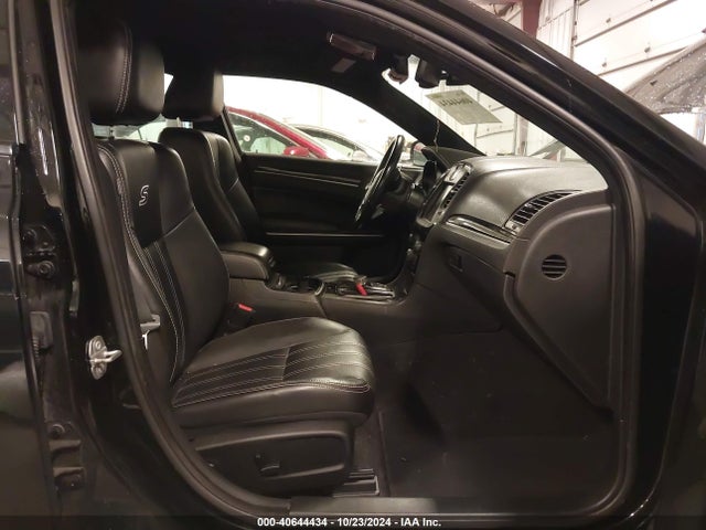 2C3CCAGG2KH569805 Chrysler 300 300s Awd