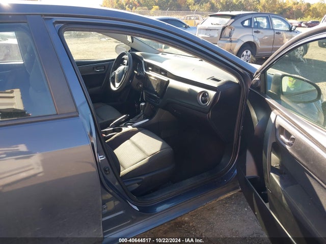 Toyota COROLLA LE 2018 5YFBURHE4JP813804 Image 5