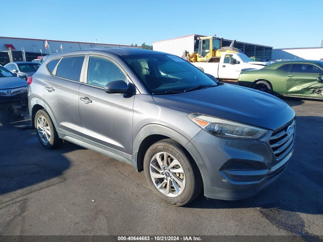 Hyundai TUCSON SE 2016 KM8J23A44GU136017 Image 1